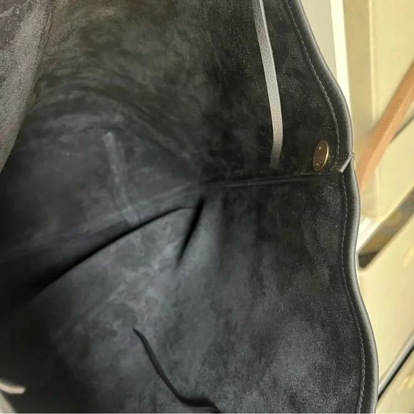 New THE ROW Large NS Tote Hook Shoulder Bag Purse in Black Leather - Picture 12 of 13